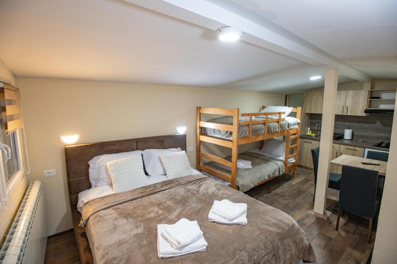 Apartmani Sp Jovanovic Crni Vrh Екстер'єр фото